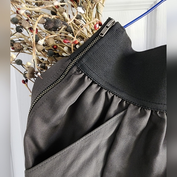 Aritzia Wilfred Gray Silk Skirt Tulip Hem Size 6 - Picture 7 of 9
